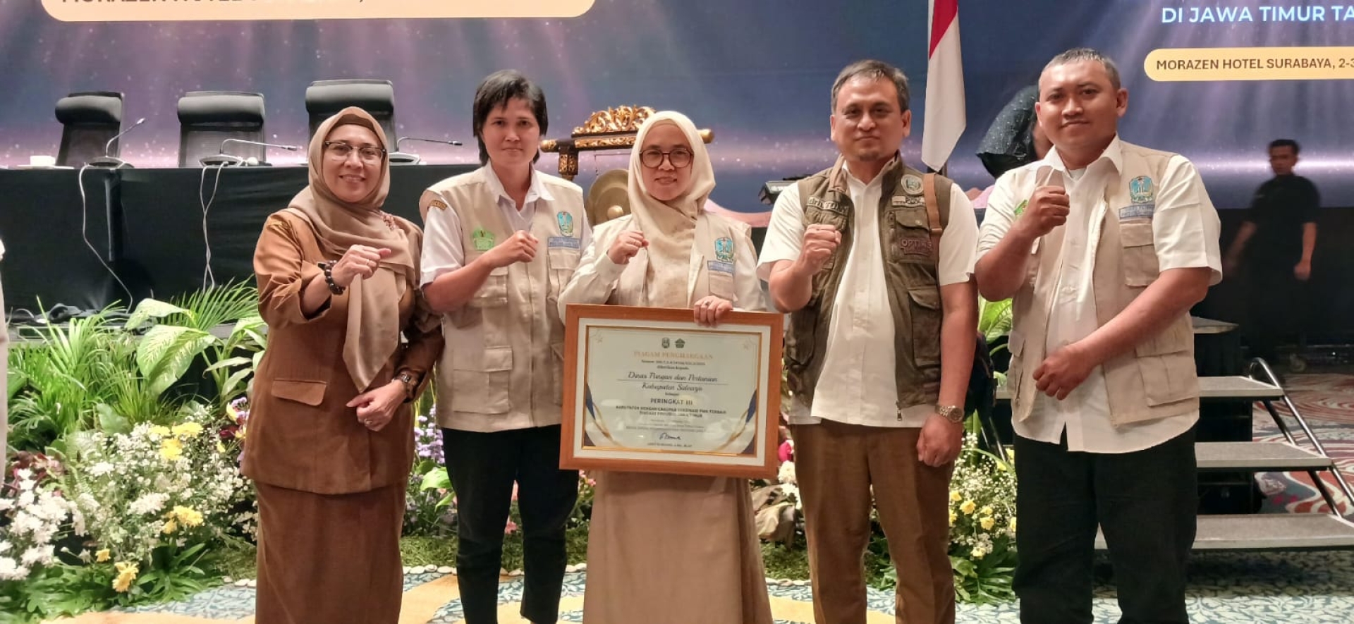 Pengharagaan Peringkat III Kabupaten Dengan Cakupan Vaksinasi PMK Terbaik Tingkat Provinsi Jawa Timur Tahun 2025